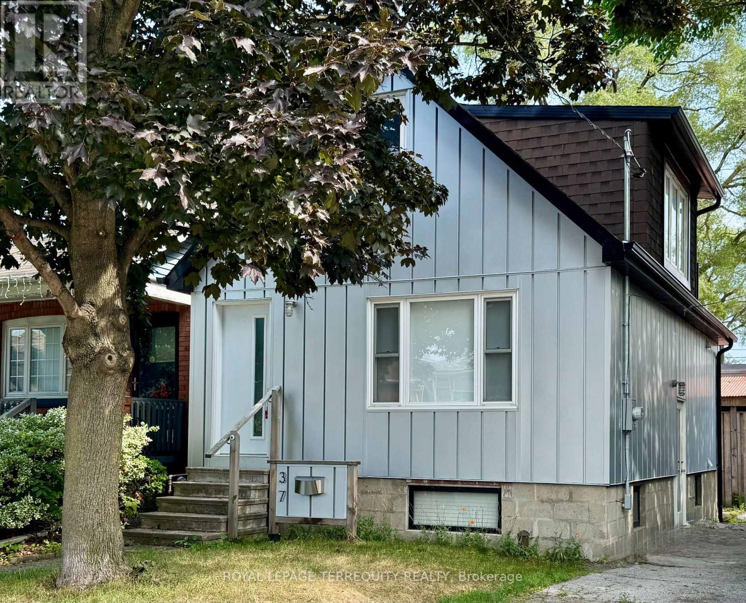 37 WHITE AVENUE, Toronto, Ontario