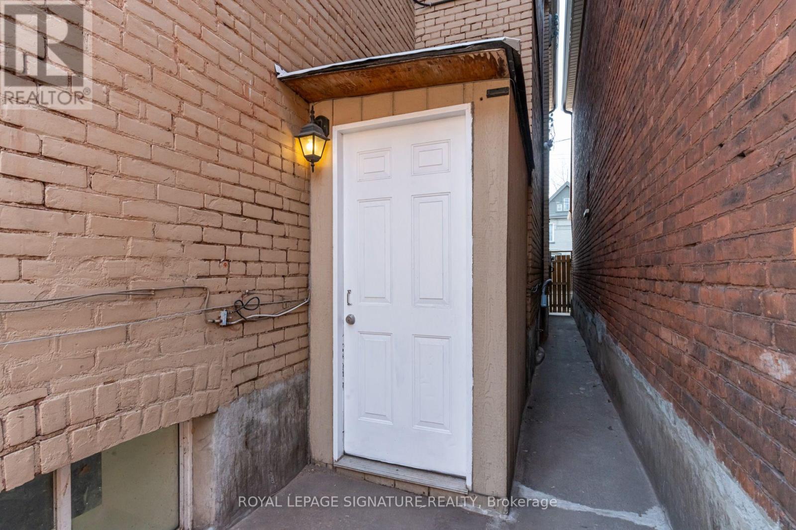 Bsmt - 212 Wellington Street N, Hamilton, Ontario  L8L 5A5 - Photo 3 - X13596632