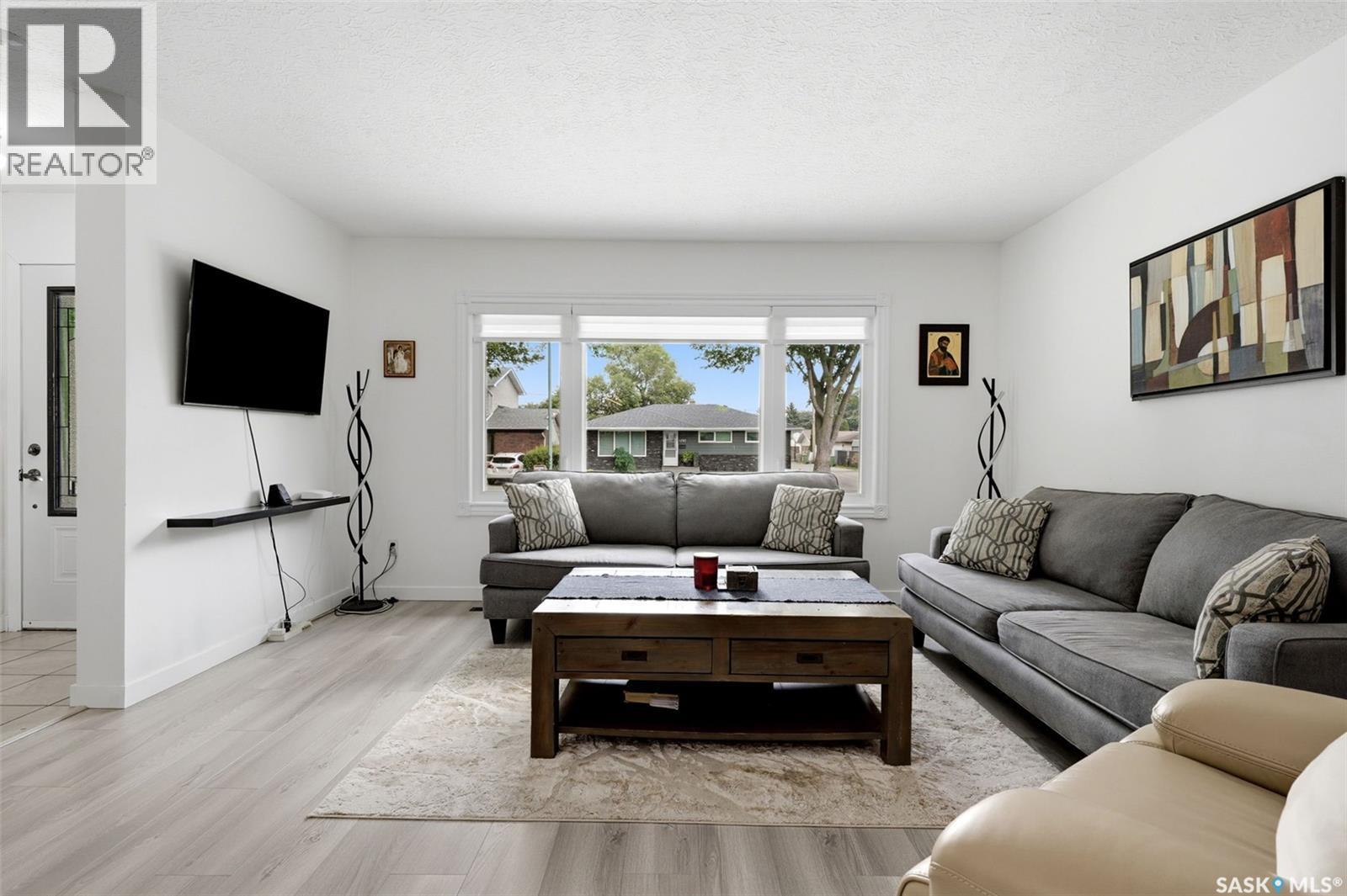 4064 Montague Street, Regina, Saskatchewan  S4S 3K2 - Photo 4 - SK043186