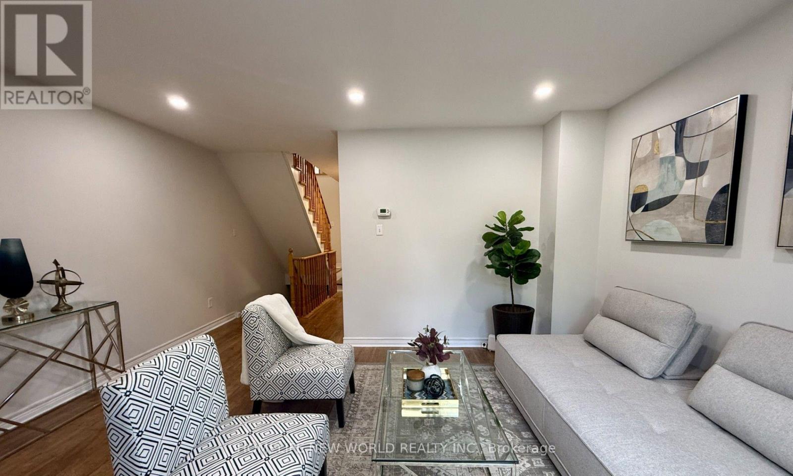 5666 Cortina Crescent, Mississauga, Ontario L4Z 3R4 - Photo 7 - W13587802
