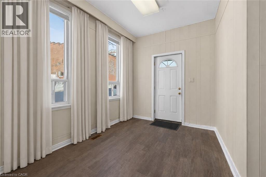 48 Carlisle Street, St. Catharines, Ontario  L2R 4H4 - Photo 7 - 40823156
