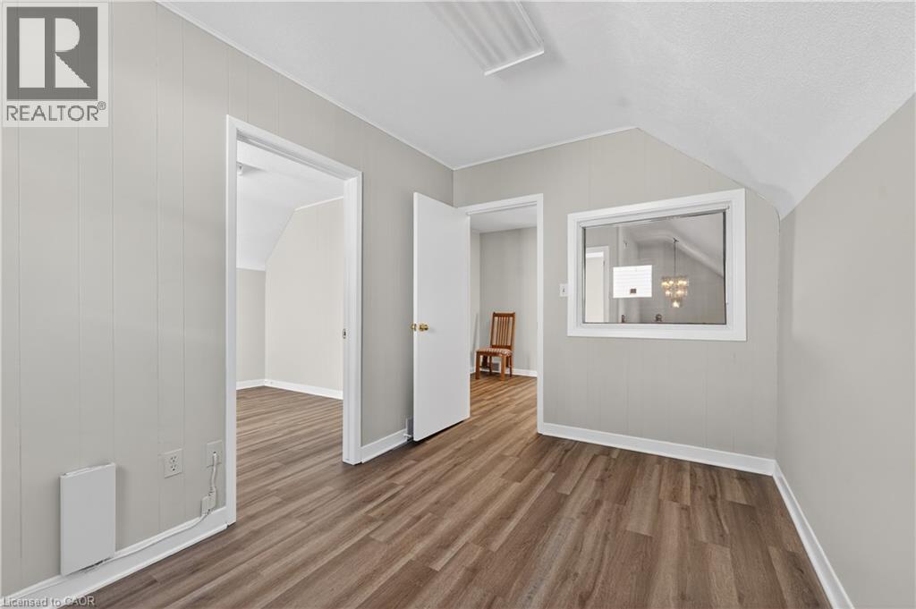 48 Carlisle Street, St. Catharines, Ontario  L2R 4H4 - Photo 14 - 40823156