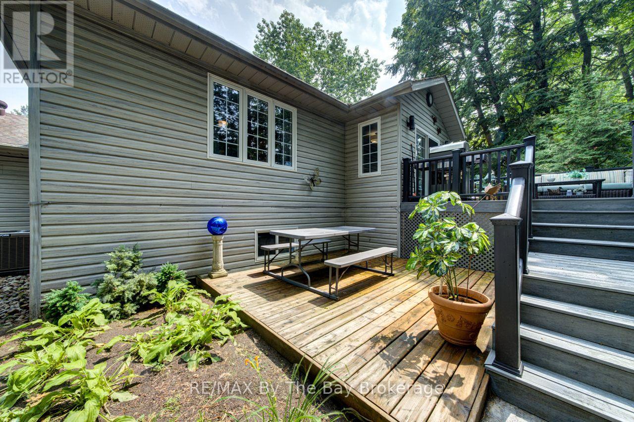 22 Downer Crescent, Wasaga Beach, Ontario  L9Z 1C2 - Photo 45 - S13597040