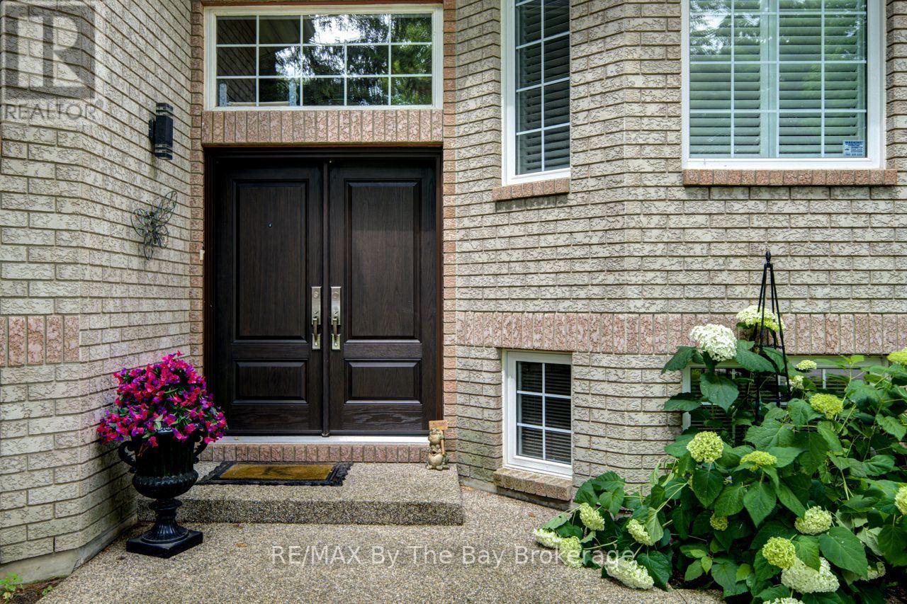 22 Downer Crescent, Wasaga Beach, Ontario  L9Z 1C2 - Photo 7 - S13597040