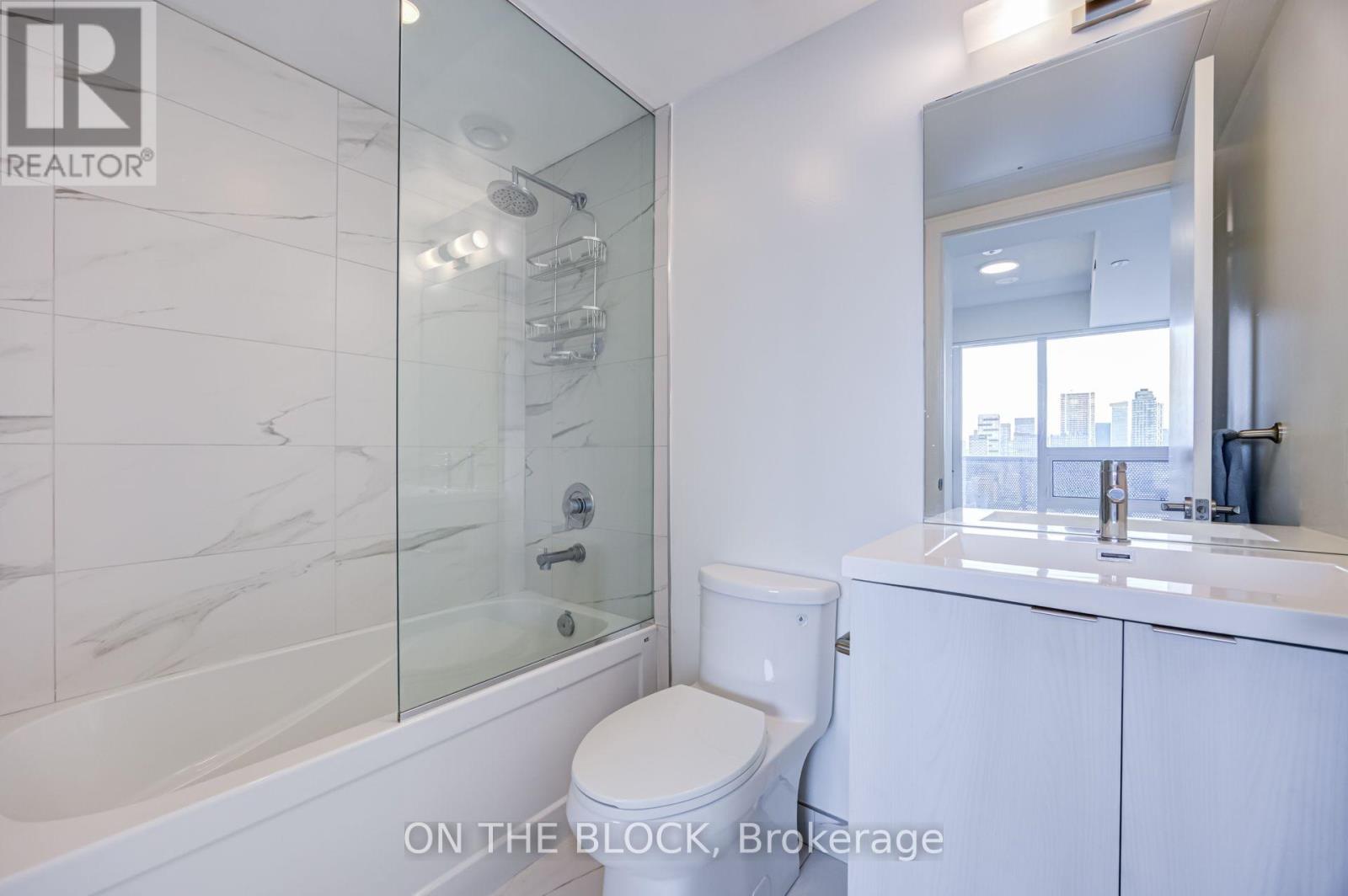 2801 - 138 Downes Street, Toronto, Ontario  M5E 0E4 - Photo 12 - C13596852