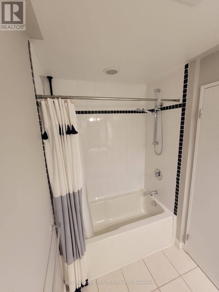 3202 - 33 Sheppard Avenue E, Toronto, Ontario  M2N 7K1 - Photo 5 - C13596966