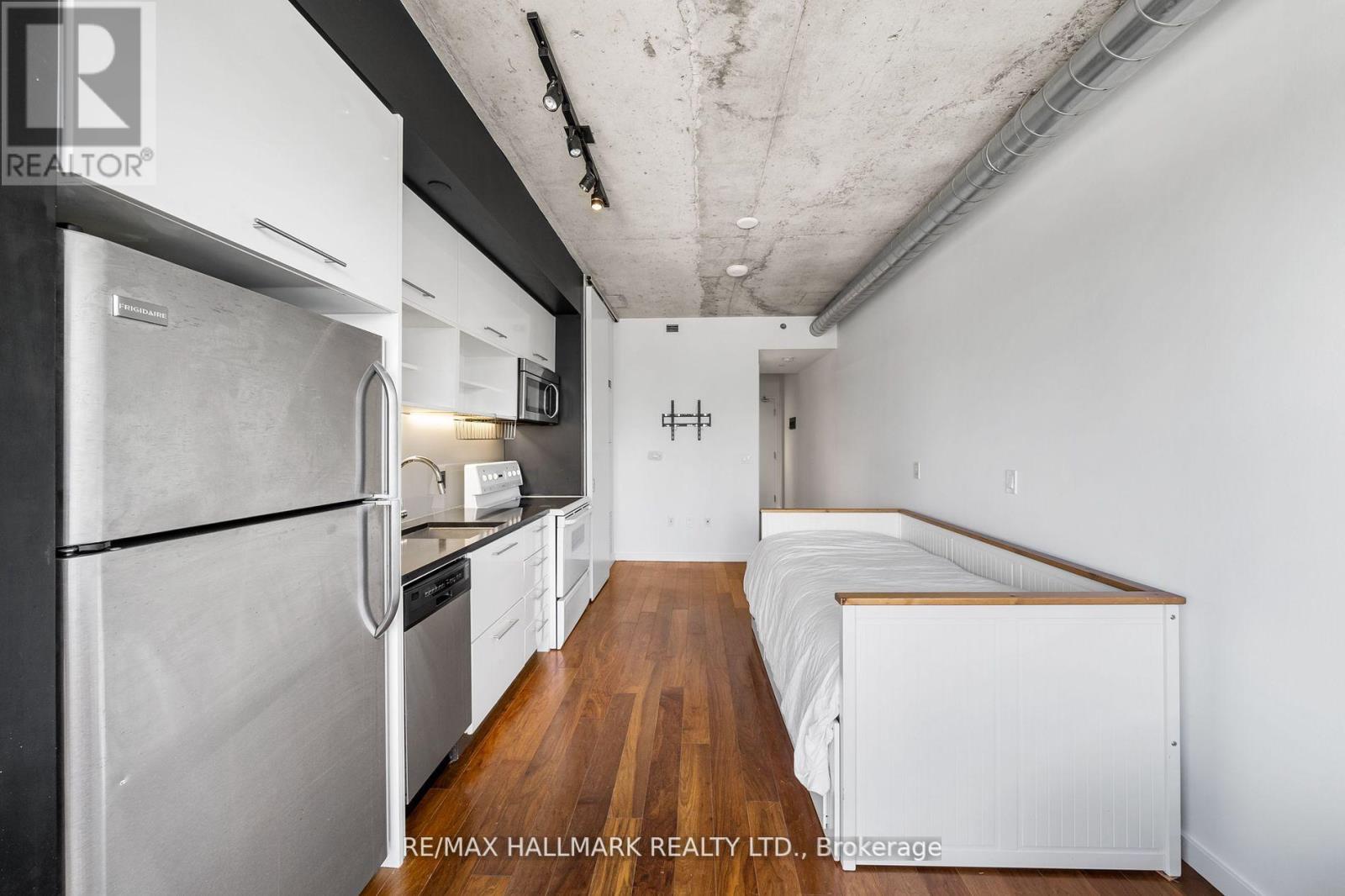 917 - 51 Trolley Crescent, Toronto, Ontario  M5A 0E9 - Photo 13 - C13597164