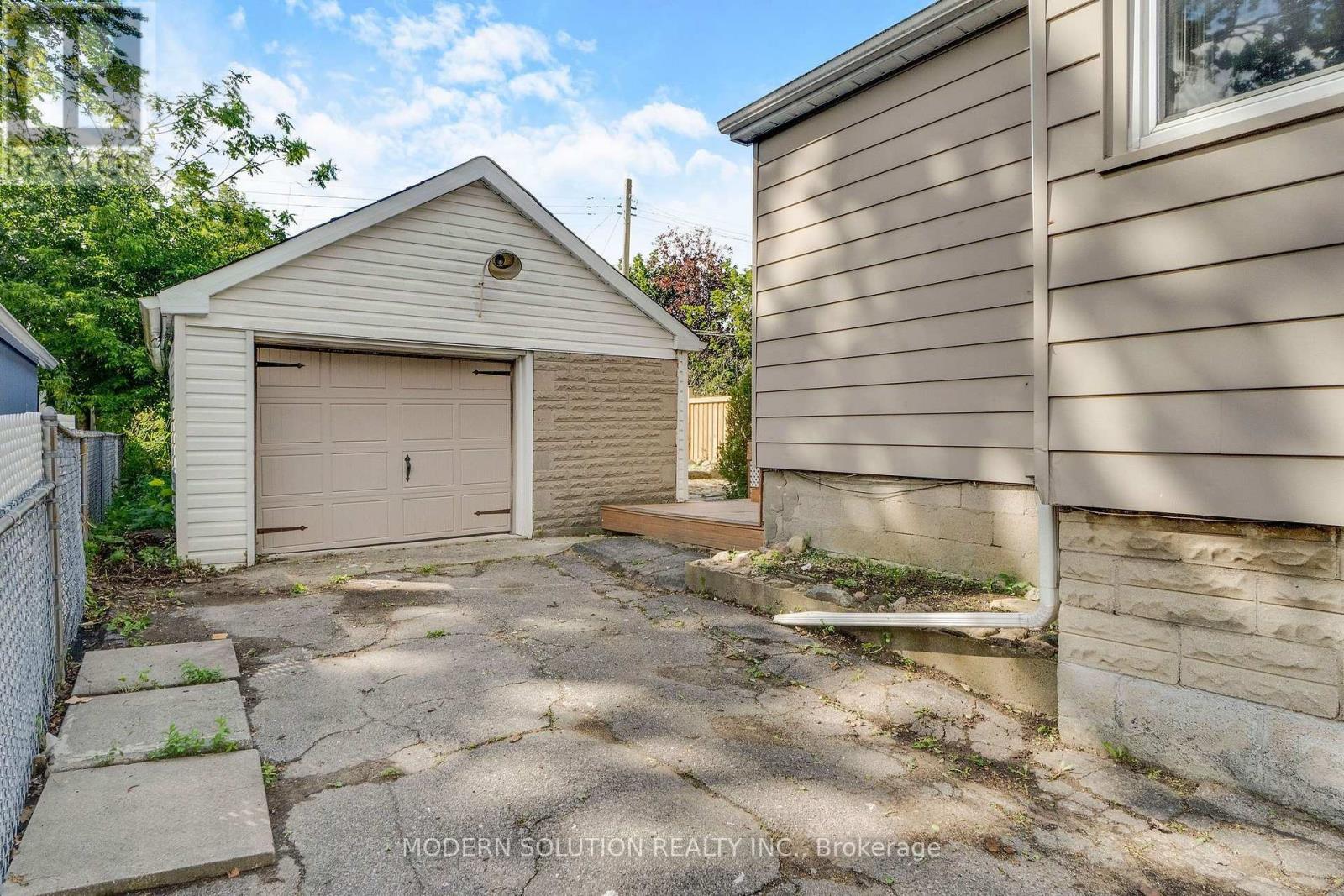 31 Elm Street, Ajax, Ontario  L1S 1W5 - Photo 41 - E13596868