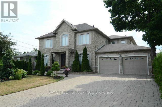118 Fairglen Avenue, Toronto, Ontario  M1W 1A7 - Photo 1 - E13597044