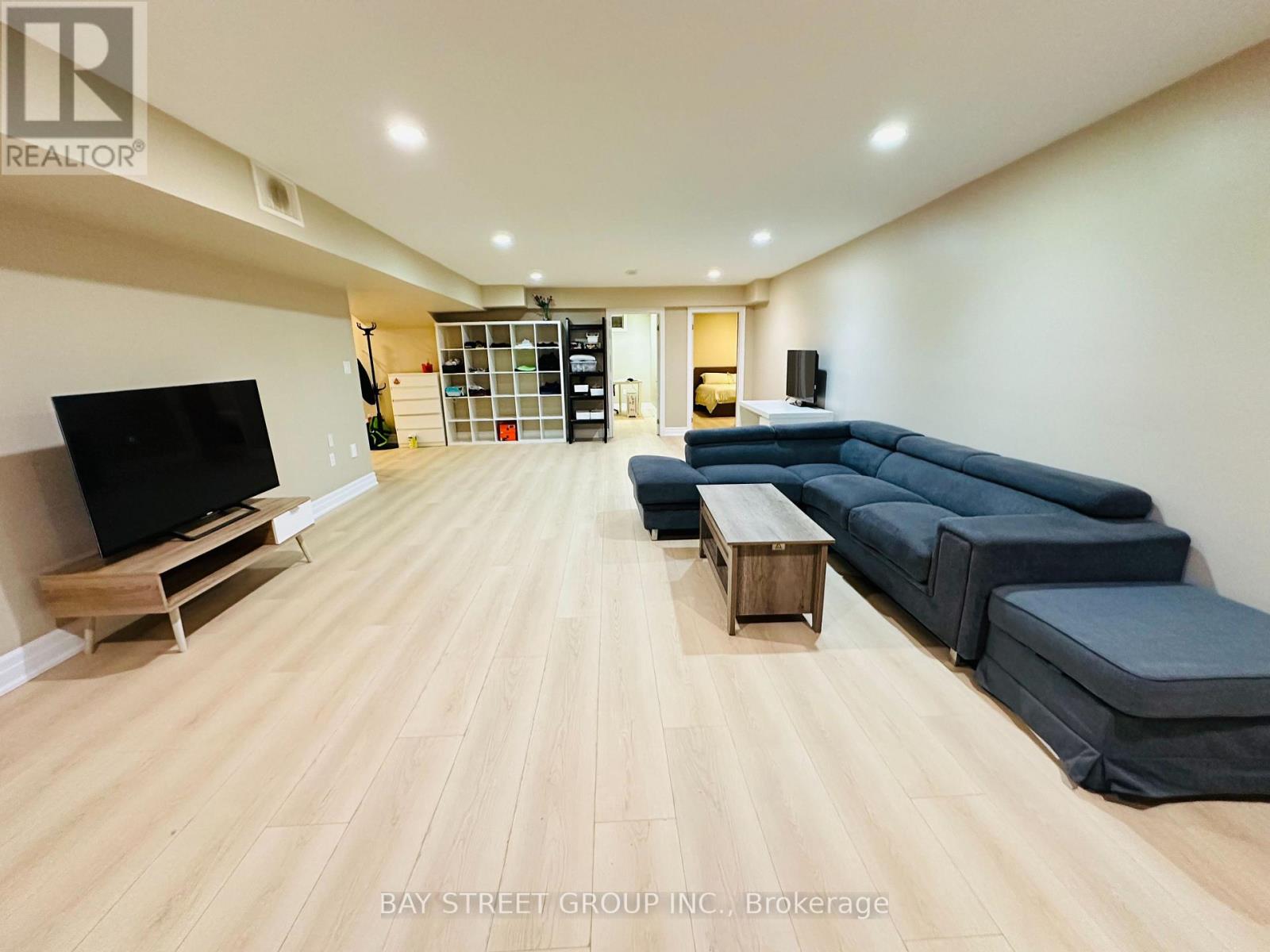 118 Fairglen Avenue, Toronto, Ontario  M1W 1A7 - Photo 12 - E13597044