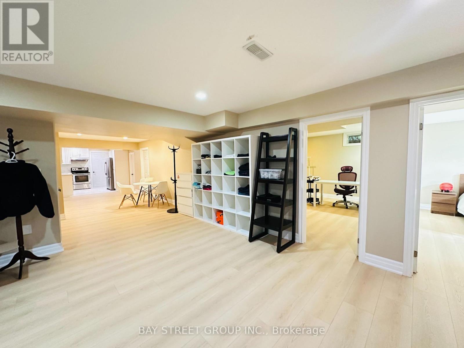 118 Fairglen Avenue, Toronto, Ontario  M1W 1A7 - Photo 13 - E13597044