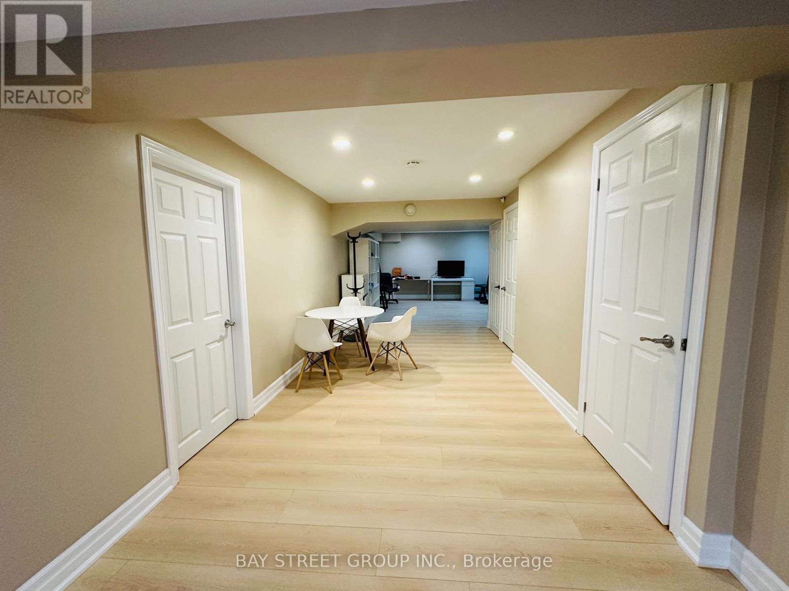 118 Fairglen Avenue, Toronto, Ontario  M1W 1A7 - Photo 15 - E13597044