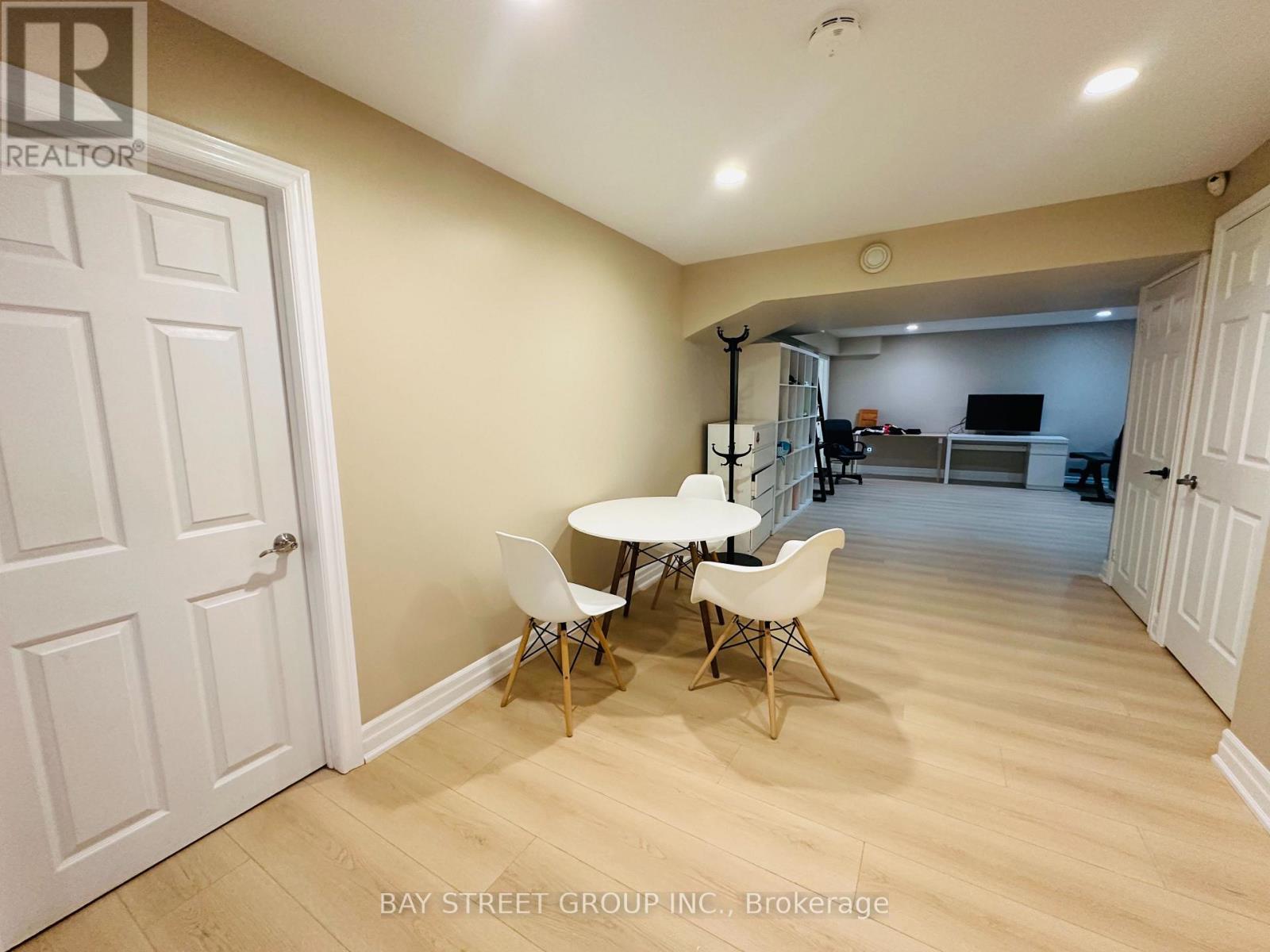 118 Fairglen Avenue, Toronto, Ontario  M1W 1A7 - Photo 16 - E13597044