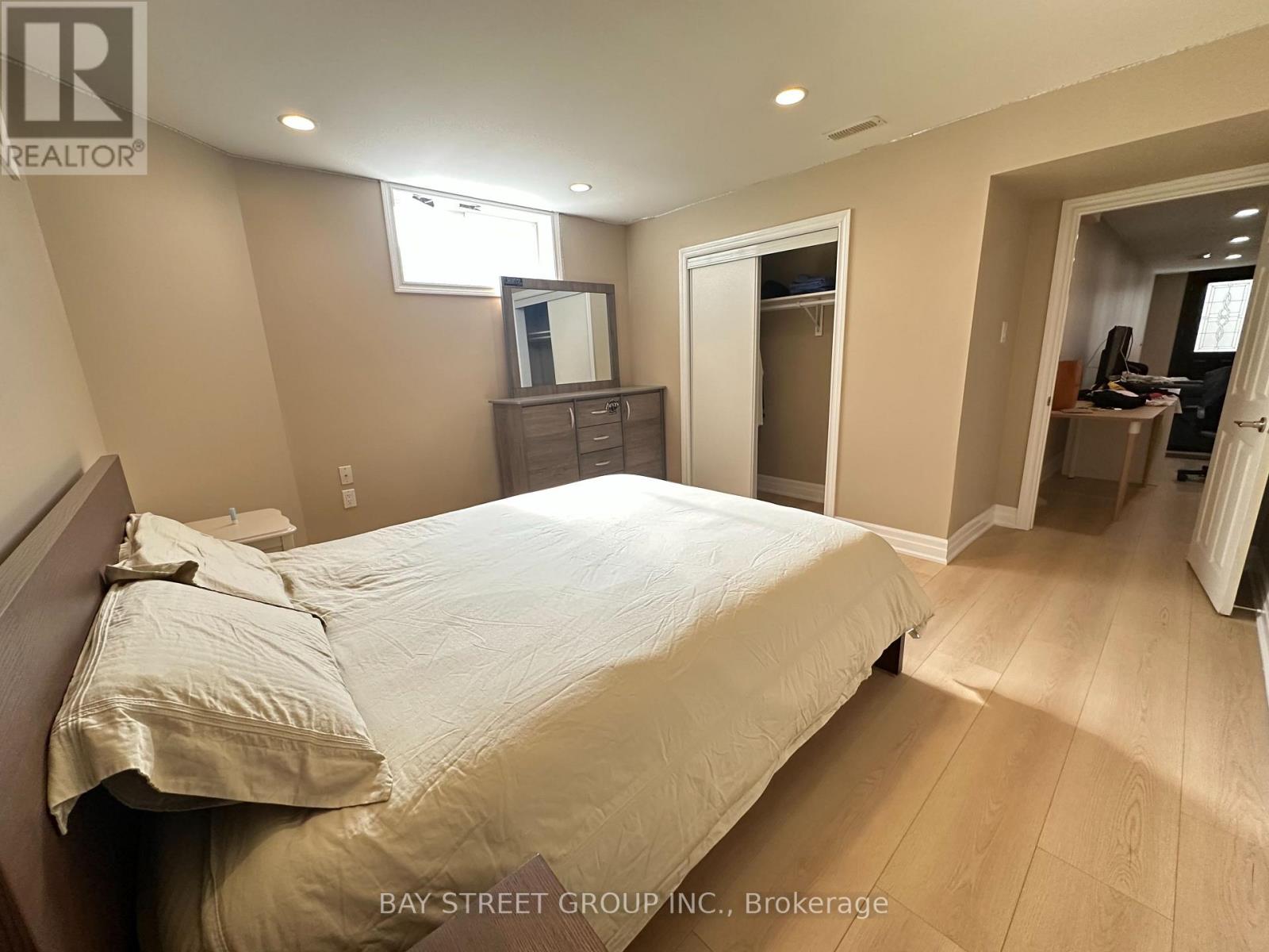 118 Fairglen Avenue, Toronto, Ontario  M1W 1A7 - Photo 20 - E13597044