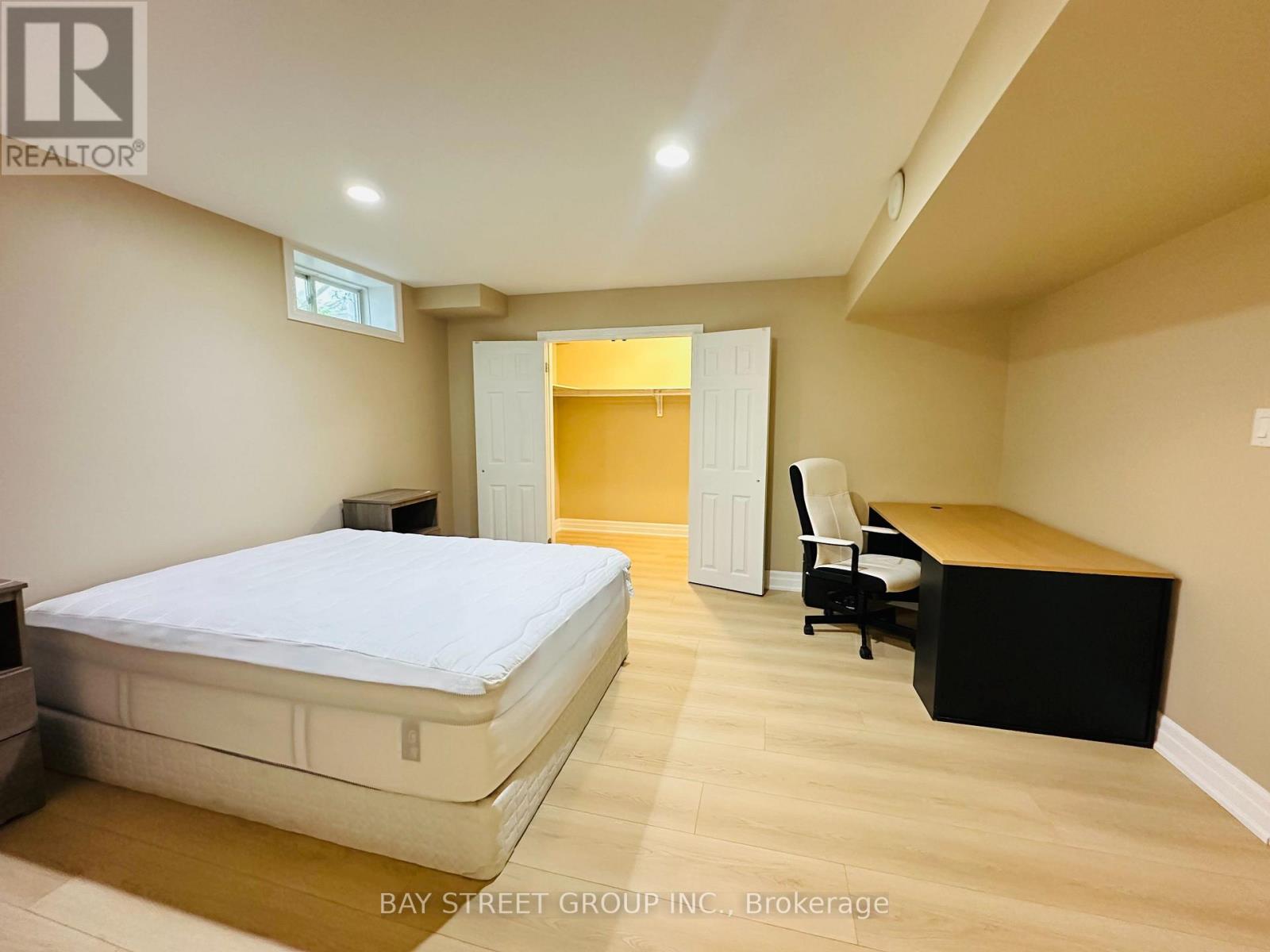 118 Fairglen Avenue, Toronto, Ontario  M1W 1A7 - Photo 23 - E13597044