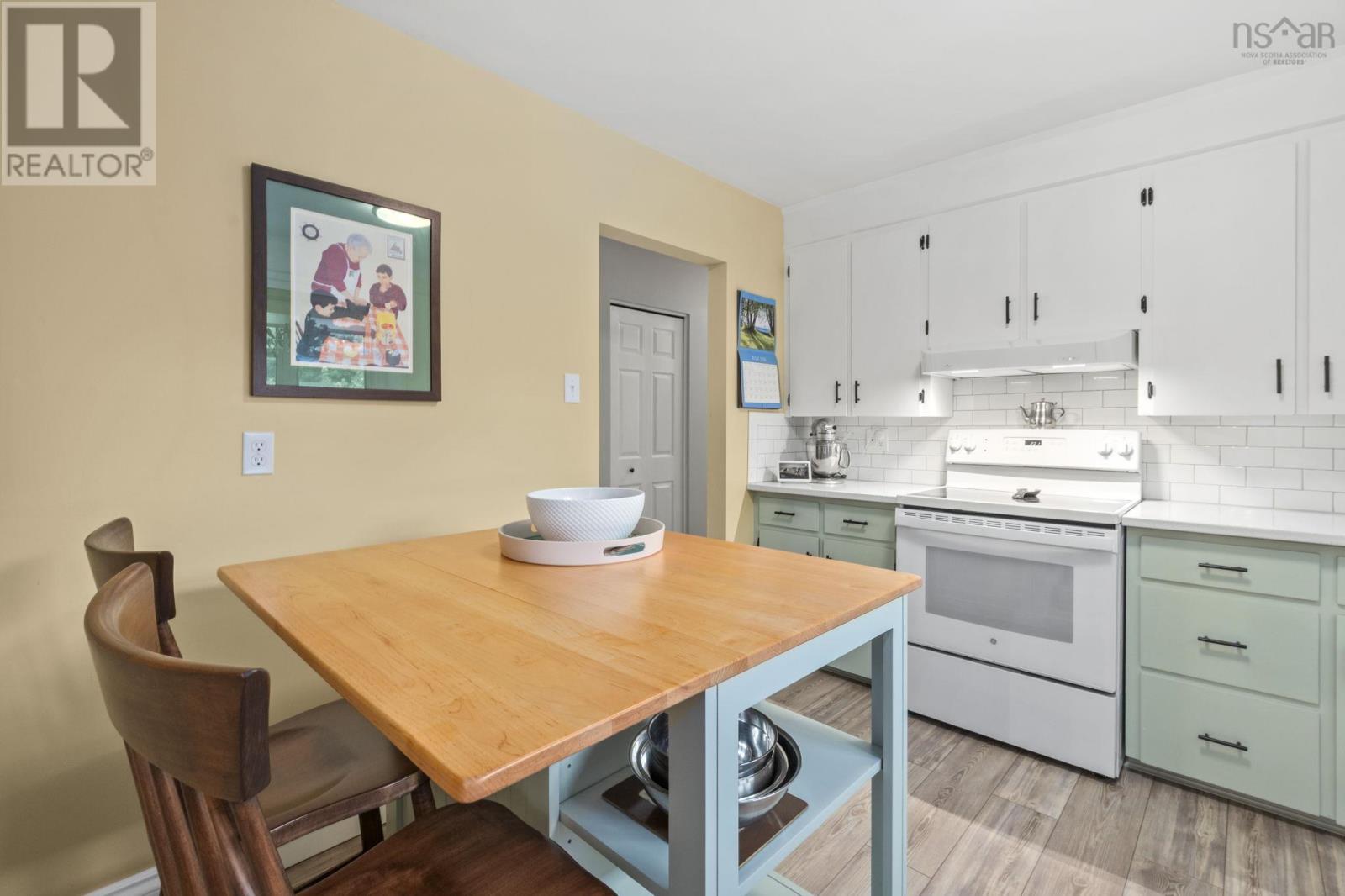 4 Meadowview Drive, Bedford, Nova Scotia  B4A 2C3 - Photo 14 - 202618426