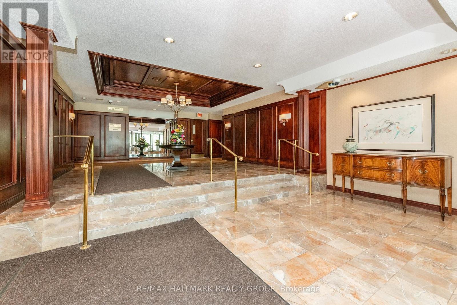 1702 - 1510 Riverside Drive, Ottawa, Ontario  K1G 4X5 - Photo 3 - X13596822