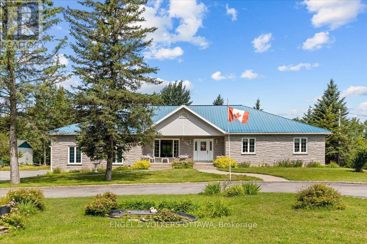 3805 BIG RIDEAU LAKE ROAD, Rideau Lakes, Ontario