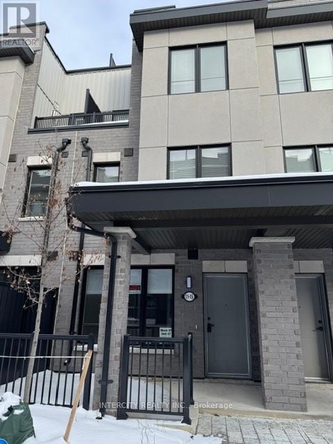15 - 11 BAYNES WAY, Bradford West Gwillimbury (Bradford)