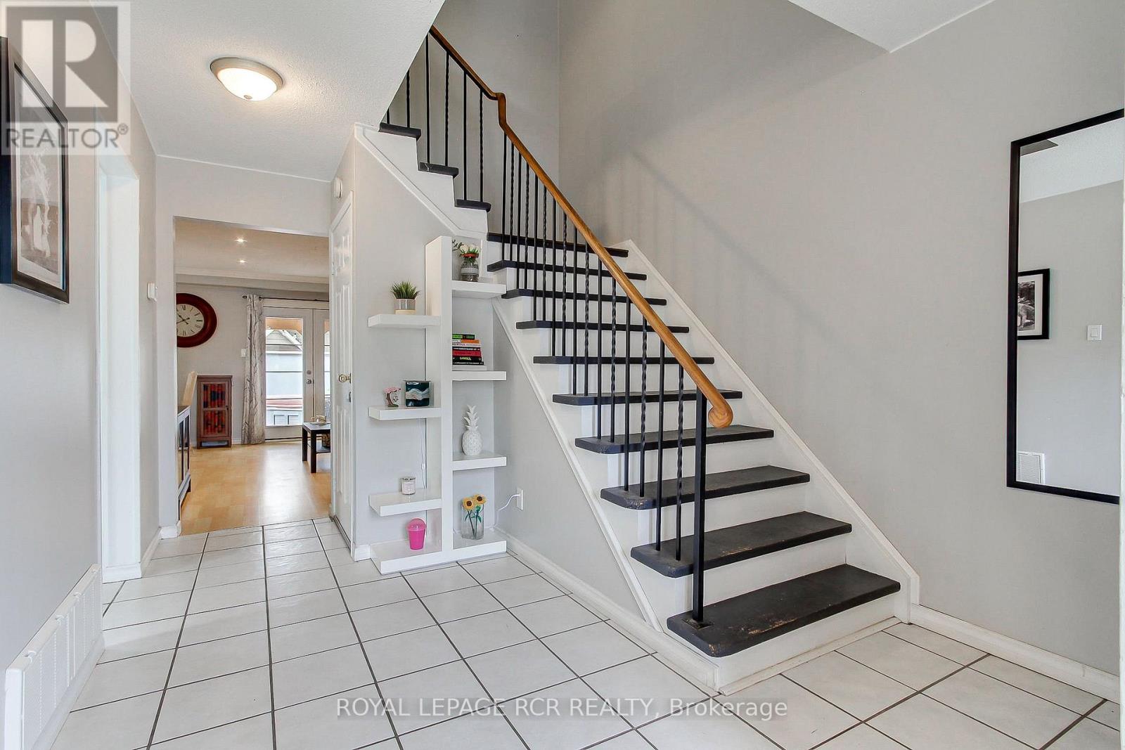 228 Collings Avenue, Bradford West Gwillimbury, Ontario  L3Z 1W3 - Photo 6 - N13596796