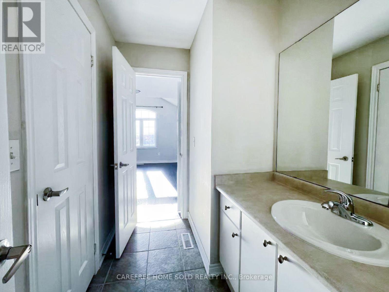 33 Oakmoor Lane, Markham, Ontario  L6B 0P1 - Photo 19 - N13596890