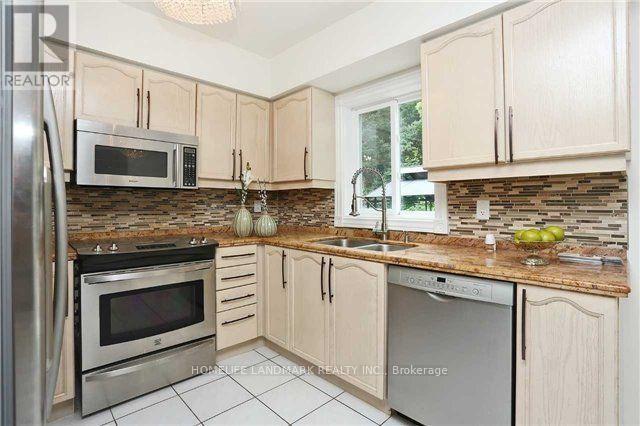 80 Larratt Lane, Richmond Hill, Ontario  L4C 0E2 - Photo 20 - N13597154