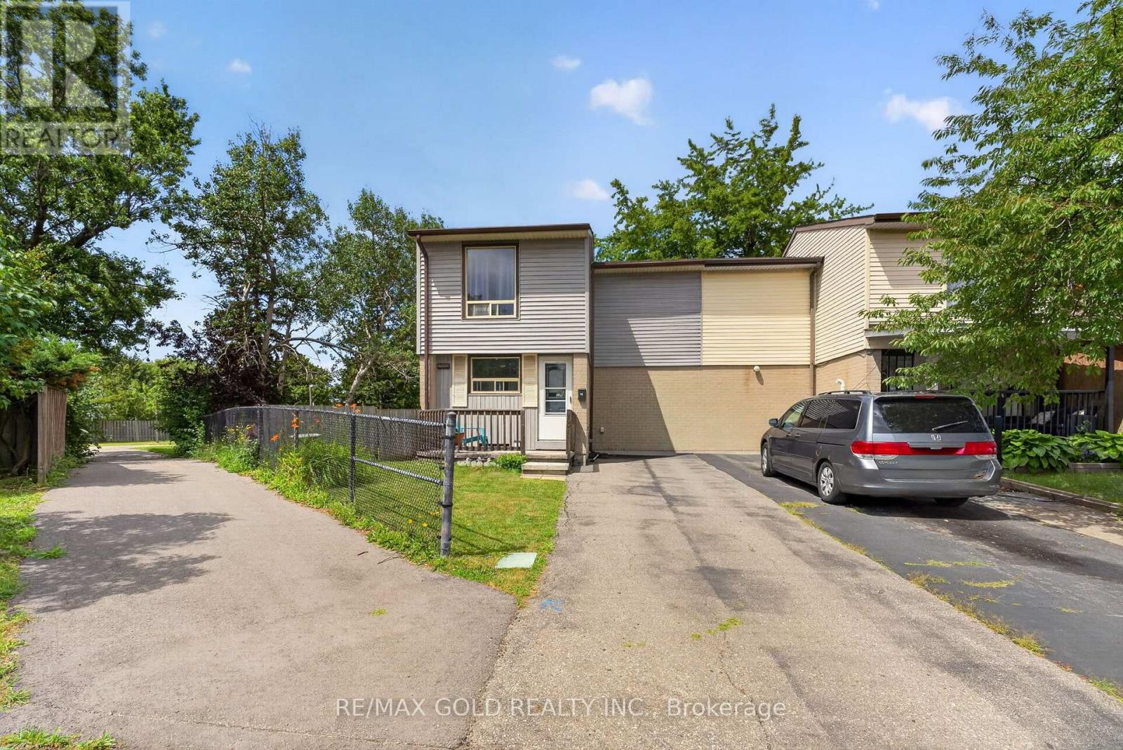 13 Gold Pine Court, Brampton, Ontario  L6S 2K6 - Photo 5 - W13596812
