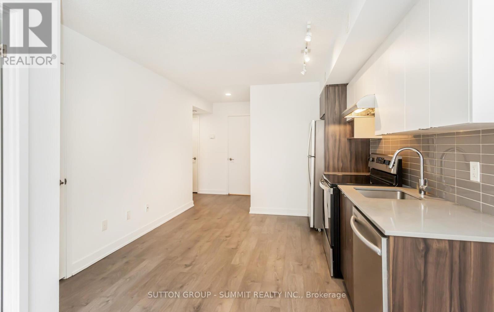 207 - 1137 Cooke Boulevard, Burlington, Ontario  L7T 0C3 - Photo 5 - W13596880