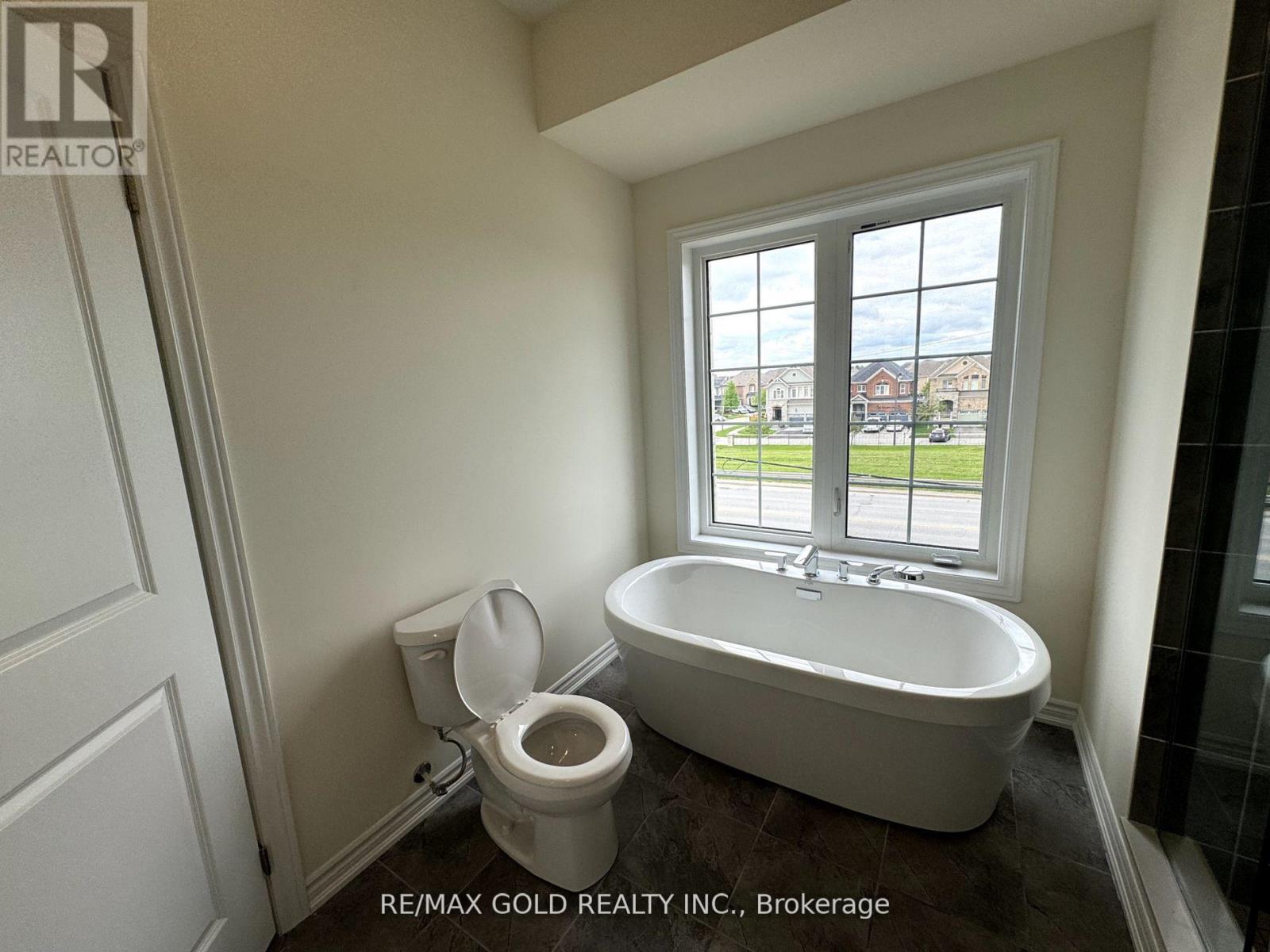 75 Hayrake Street, Brampton, Ontario  L6V 1V1 - Photo 12 - W13597128