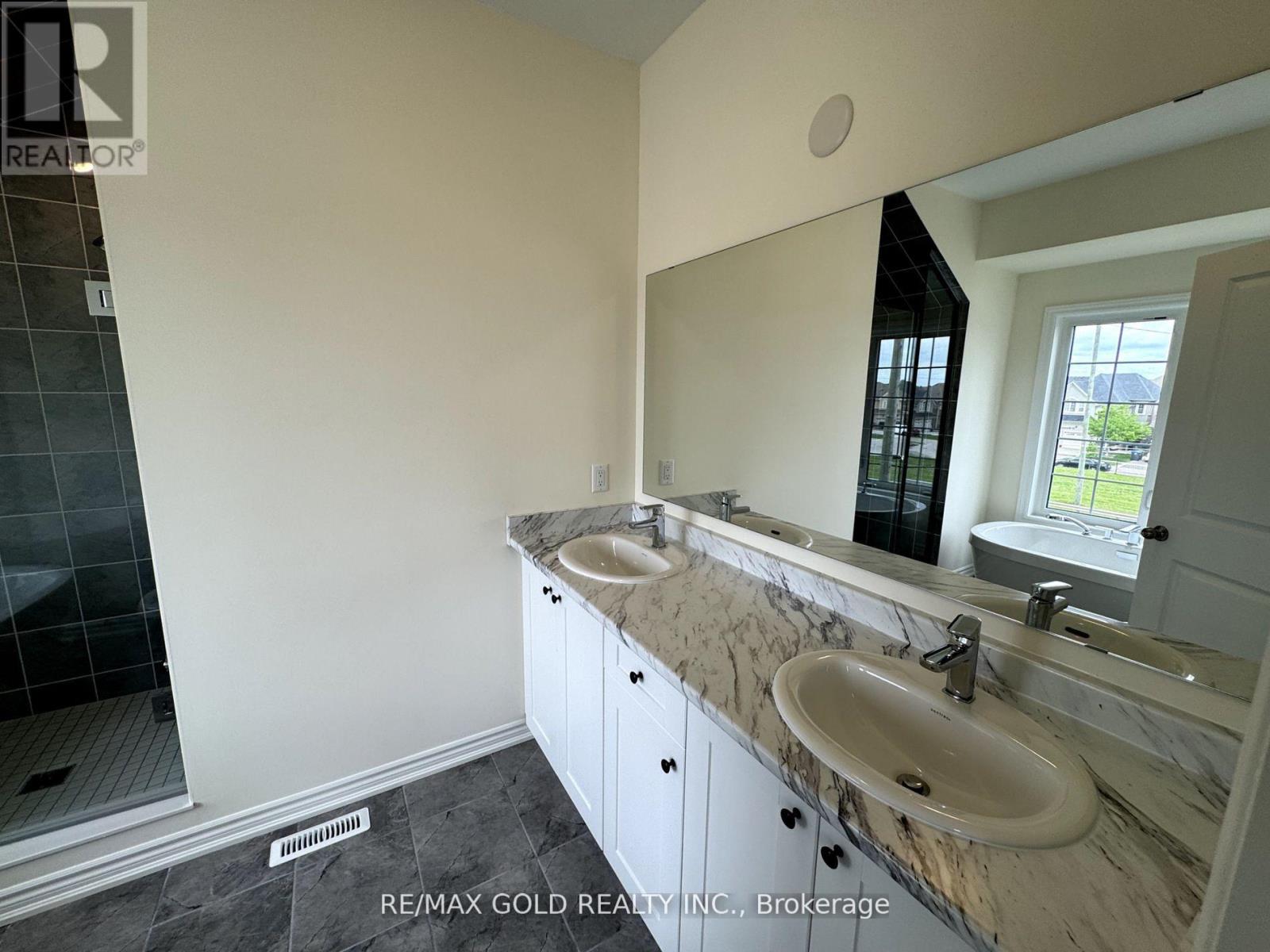 75 Hayrake Street, Brampton, Ontario  L6V 1V1 - Photo 16 - W13597128