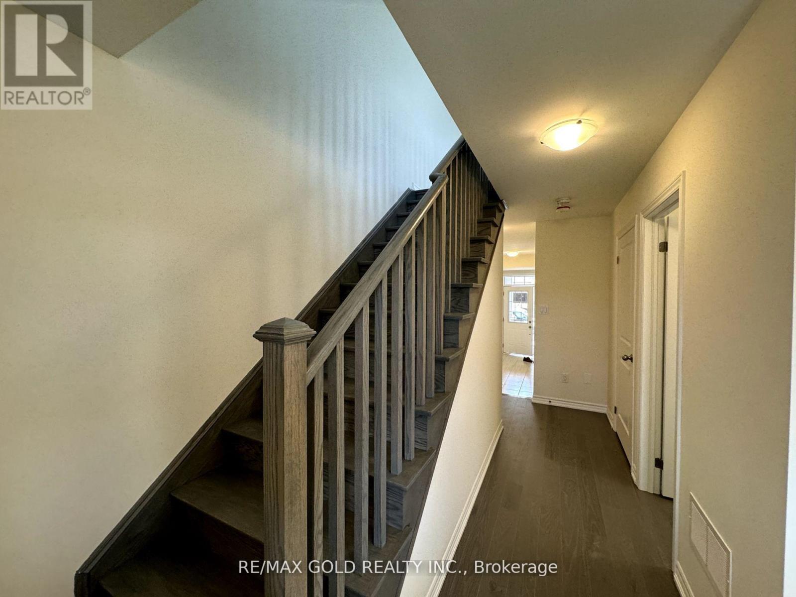 75 Hayrake Street, Brampton, Ontario  L6V 1V1 - Photo 3 - W13597128