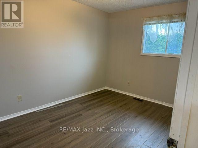 5 Turnberry Crescent, Clarington, Ontario  L1E 1A4 - Photo 7 - E13597172