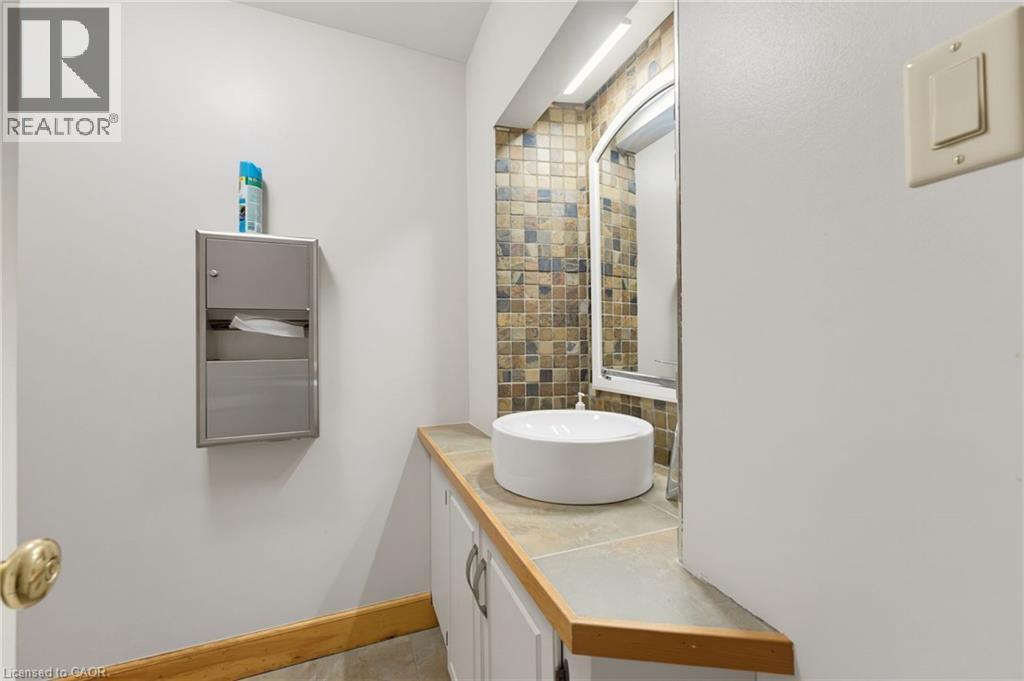 13-15 Bold Street, Hamilton, Ontario  L8P 1T3 - Photo 15 - 40850134