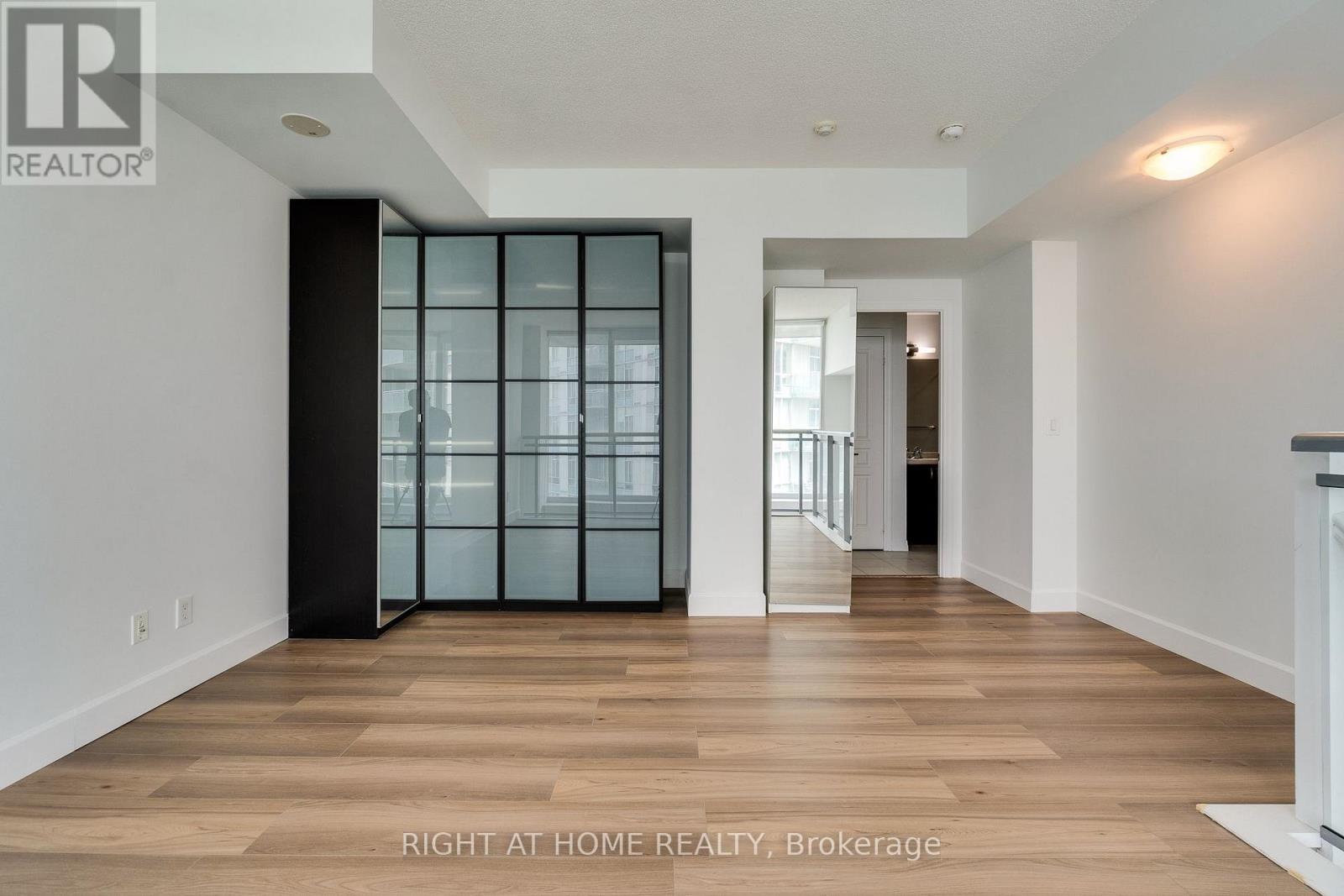 2702 - 223 Webb Drive, Mississauga, Ontario  L5B 0E8 - Photo 16 - W13597222