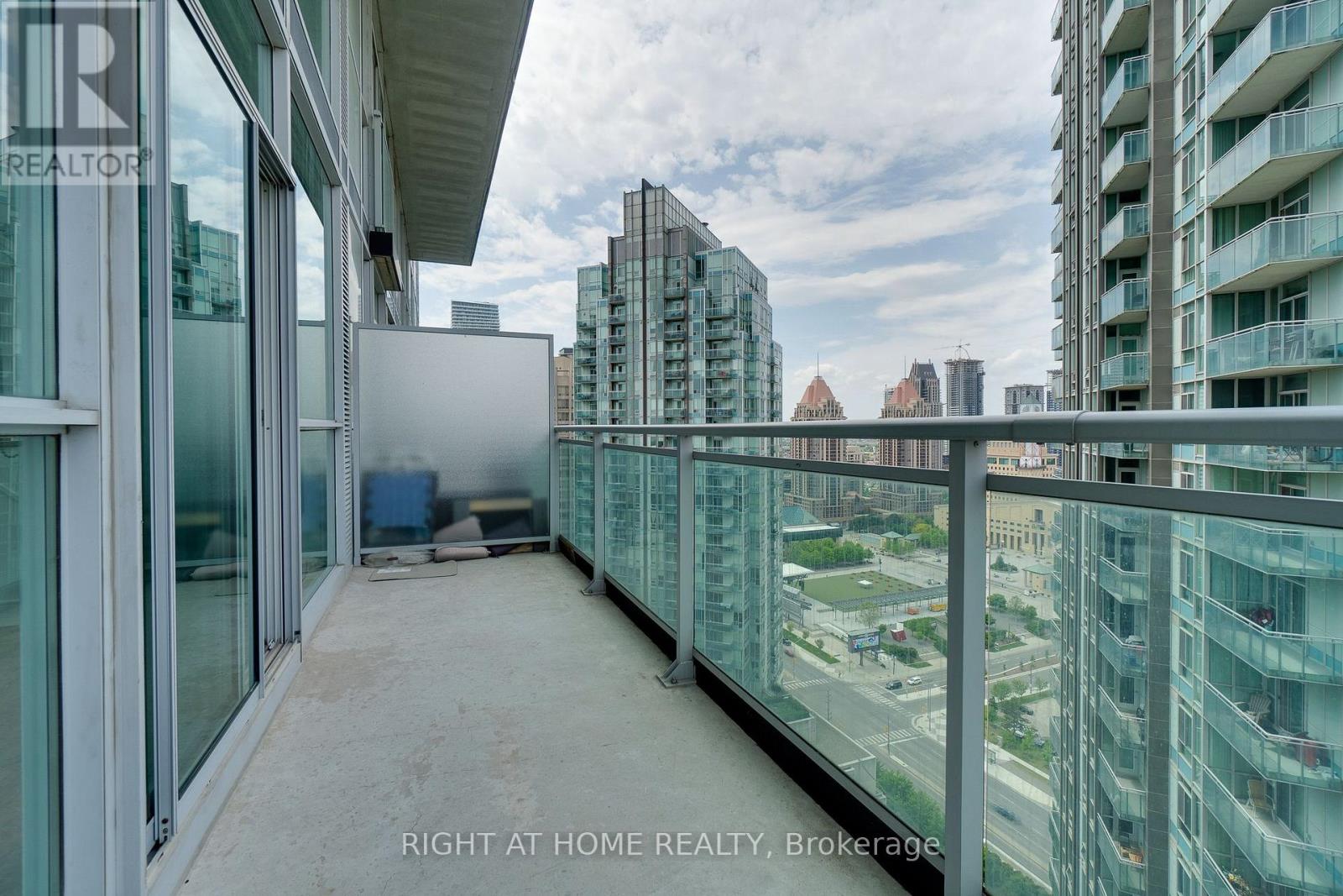 2702 - 223 Webb Drive, Mississauga, Ontario  L5B 0E8 - Photo 19 - W13597222