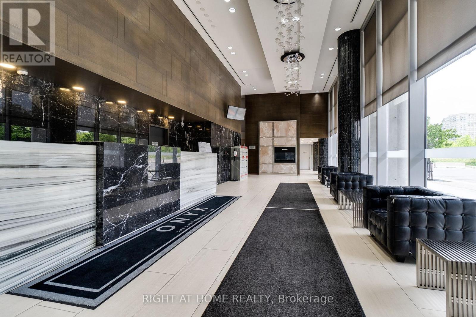 2702 - 223 Webb Drive, Mississauga, Ontario  L5B 0E8 - Photo 2 - W13597222