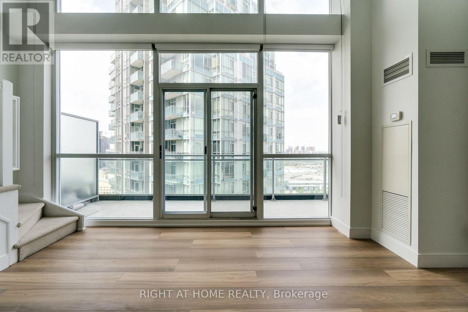 2702 - 223 Webb Drive, Mississauga, Ontario  L5B 0E8 - Photo 6 - W13597222