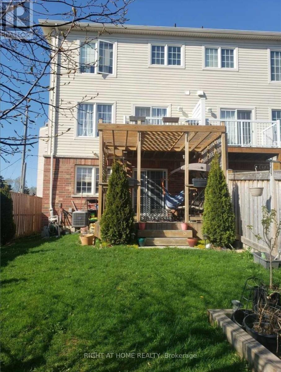 148 Hucknall Road, Toronto, Ontario  M3J 0H4 - Photo 2 - W13597294