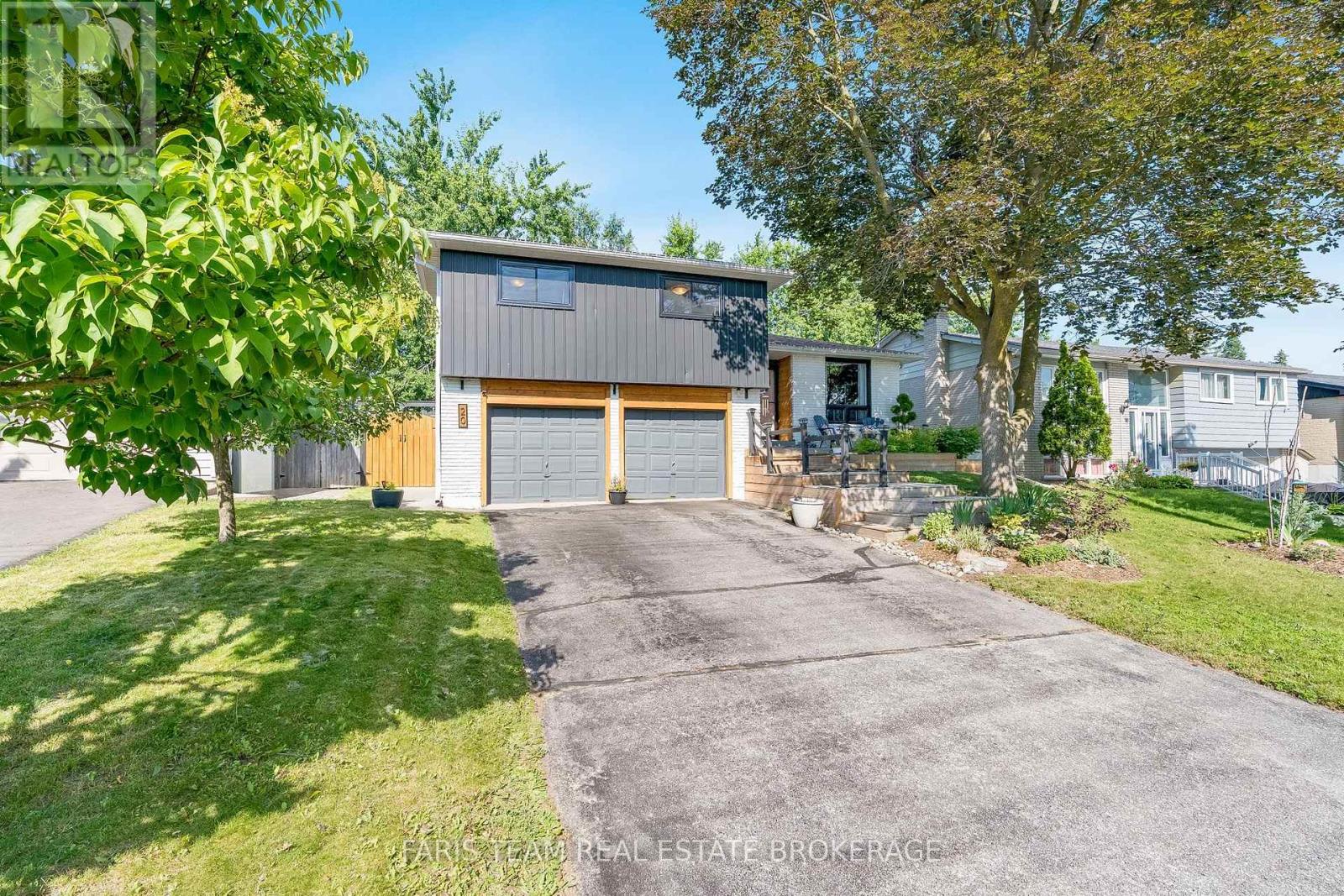 20 Carol Road, Barrie, Ontario  L4N 3P5 - Photo 2 - S13462298