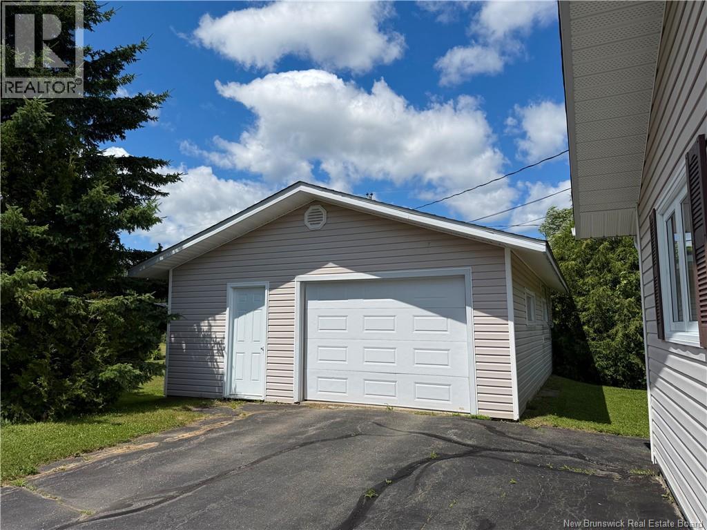 228 Foulem, Beresford, New Brunswick  E8K 1N3 - Photo 3 - NB144417