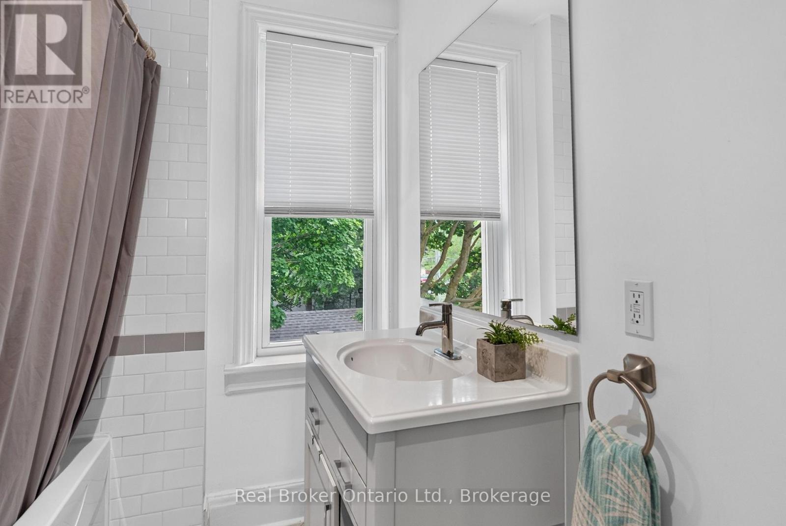 155 Lancaster Street W, Kitchener, Ontario  N2H 4T7 - Photo 21 - X13597464