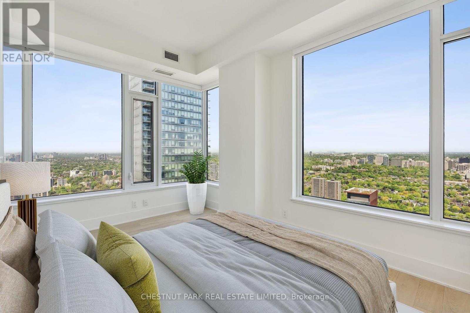 4302 - 11 Yorkville Avenue, Toronto, Ontario  M4W 1L2 - Photo 16 - C13597348