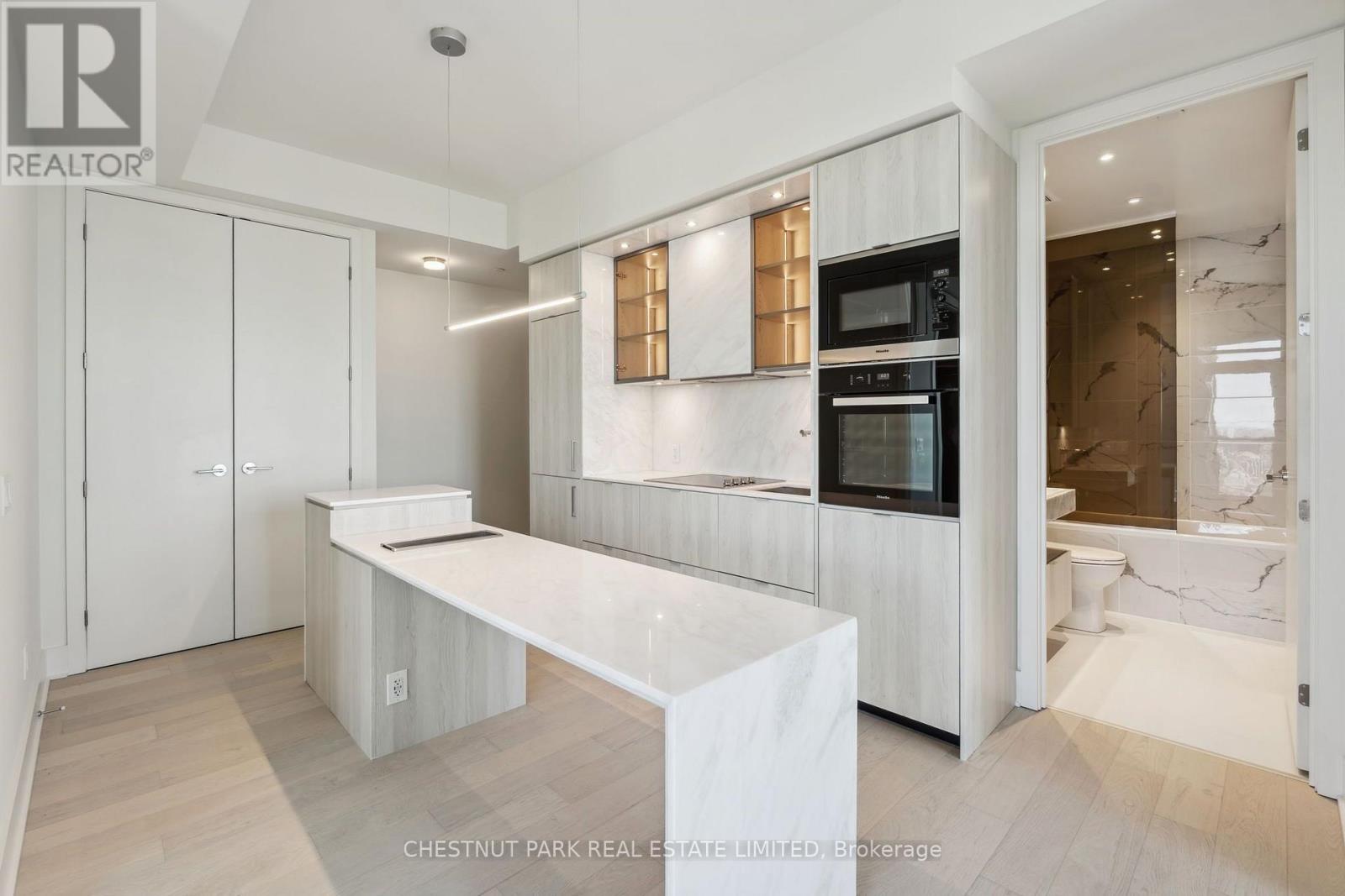 4302 - 11 Yorkville Avenue, Toronto, Ontario  M4W 1L2 - Photo 9 - C13597348