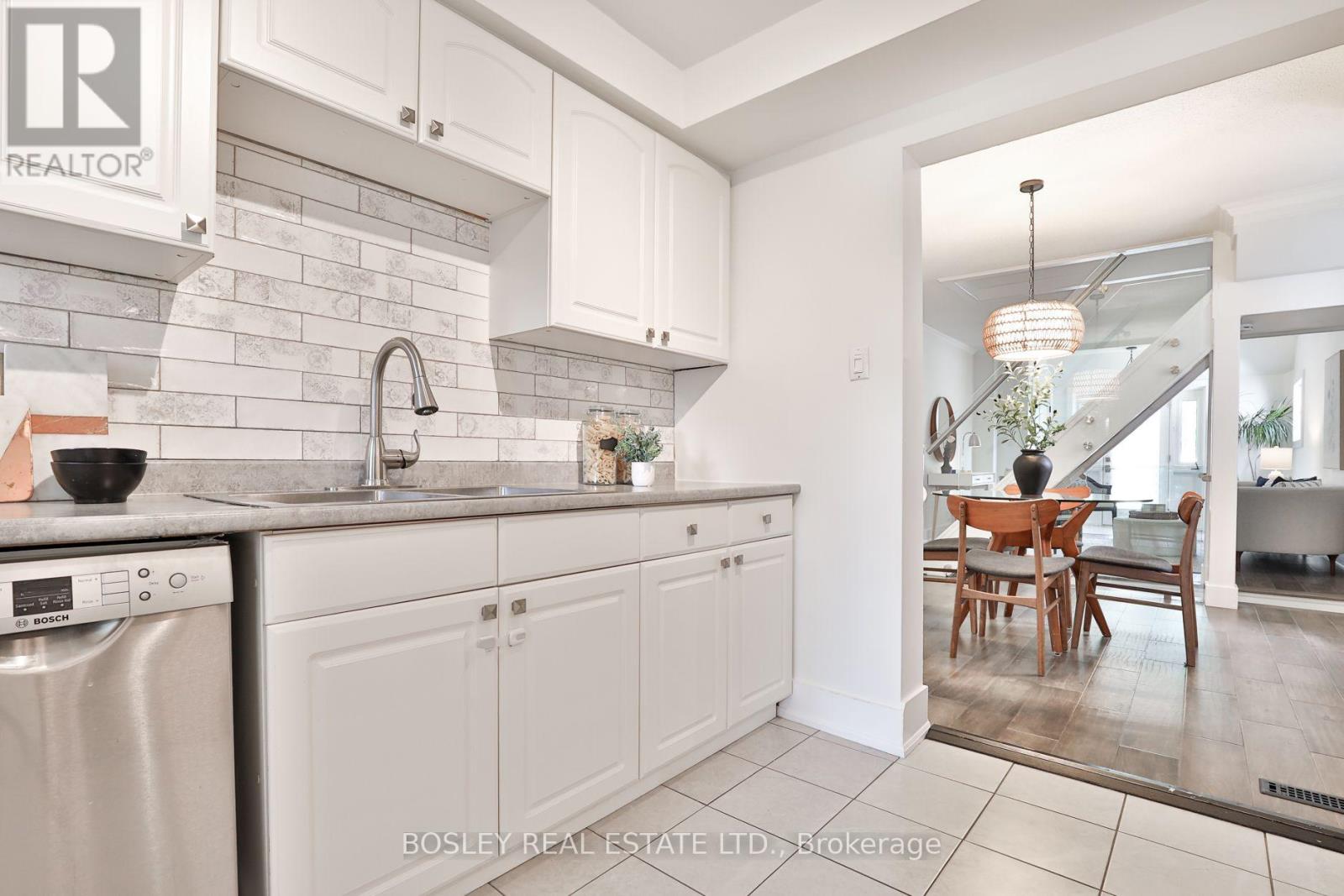 373 Sammon Avenue, Toronto, Ontario  M4J 2A6 - Photo 14 - E13597416