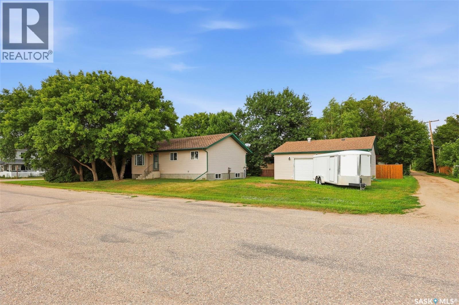 114 First Avenue W, Vanscoy, Saskatchewan  S0L 3J0 - Photo 2 - SK042552