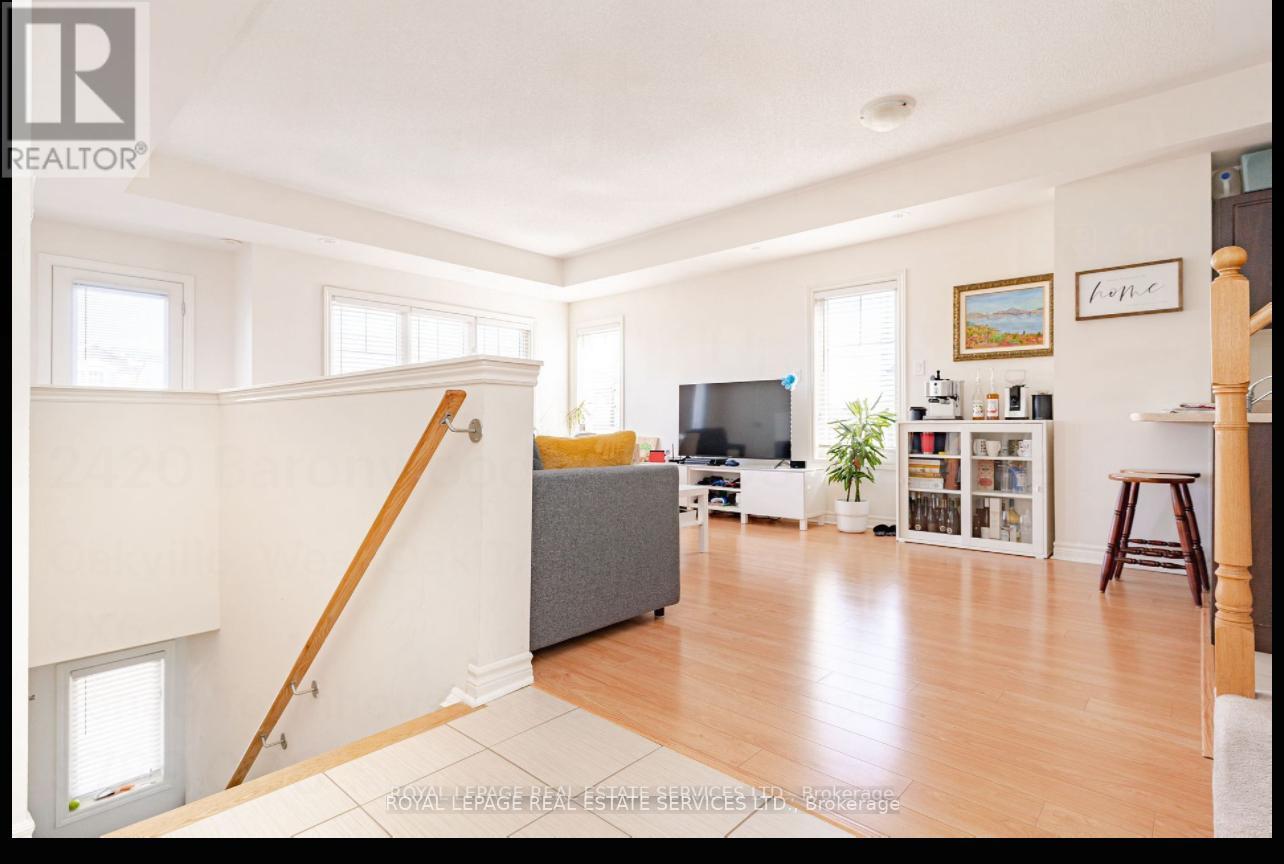 18-03 - 2420 Baronwood Drive, Oakville, Ontario  L6M 0J7 - Photo 5 - W13597400