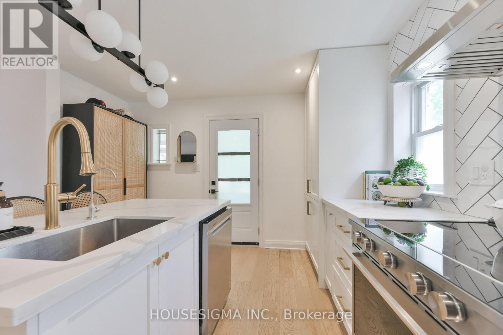 205 William Street, Toronto, Ontario  M9N 2H2 - Photo 9 - W13597402