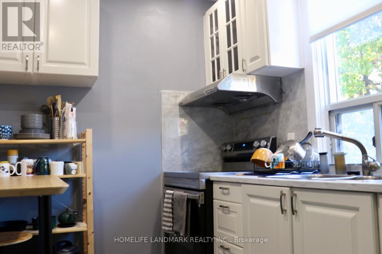 2f - 4 Northumberland Street, Toronto, Ontario  M6H 1P7 - Photo 3 - W13597444