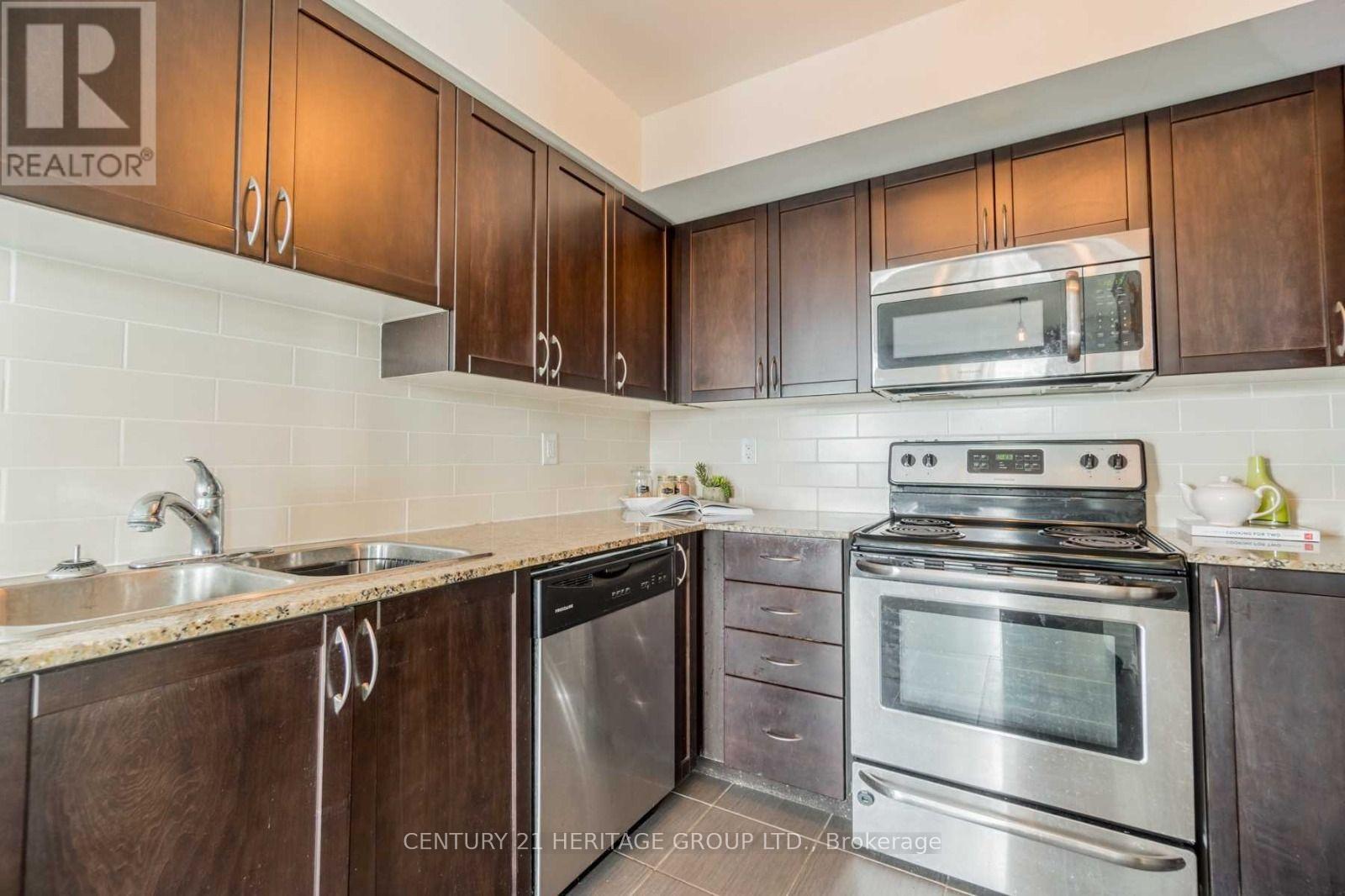 621- 812 Lansdowne Avenue, Toronto, Ontario  M6H 4K5 - Photo 12 - W13597466