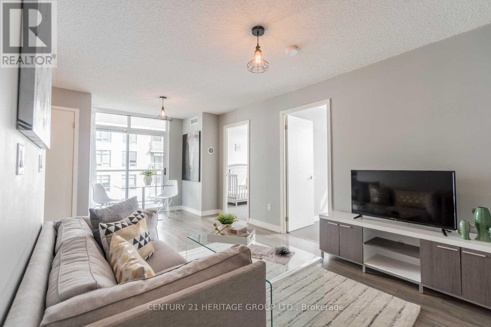 621- 812 Lansdowne Avenue, Toronto, Ontario  M6H 4K5 - Photo 9 - W13597466